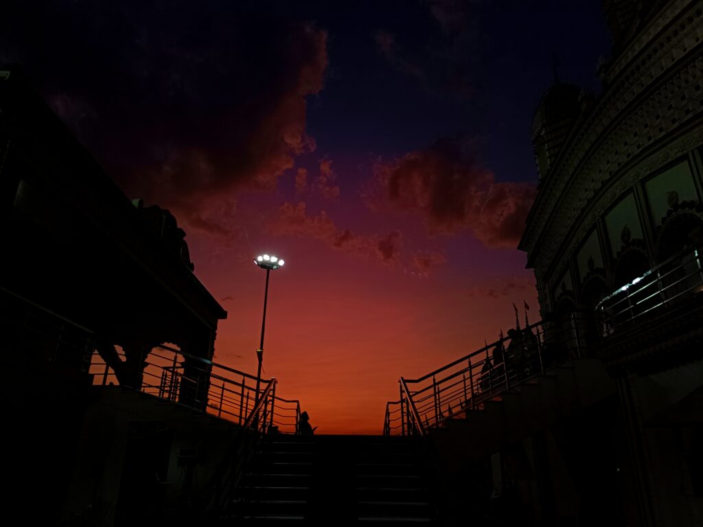 Evening in Swarna Shilpi Vivekananda Kali Mandir
roadtripsofindia