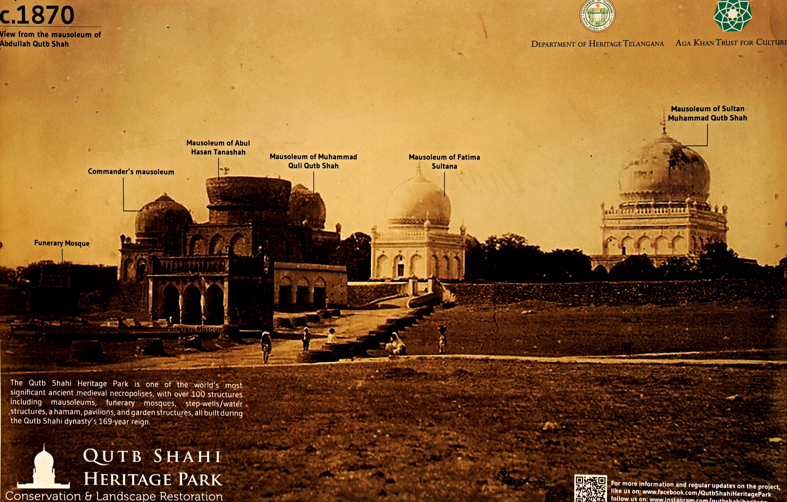 Info board besides Qutb Shahi Tombs
roadtripsofindia.com