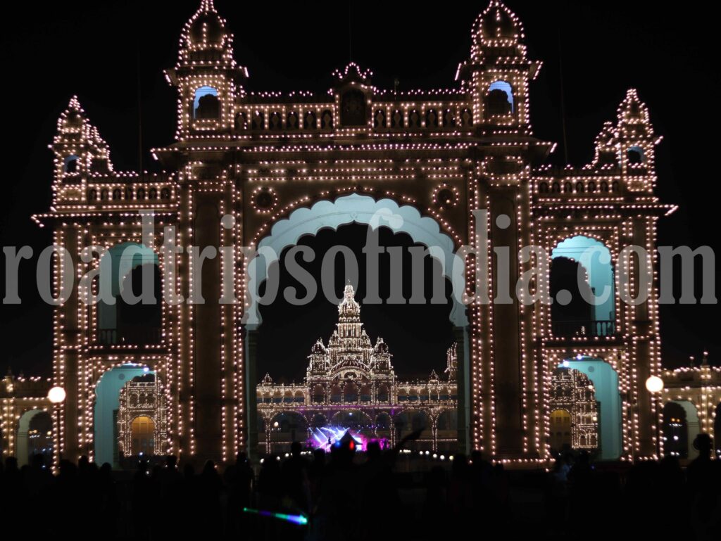 mysore palace lighting
roadtripsofindia.com