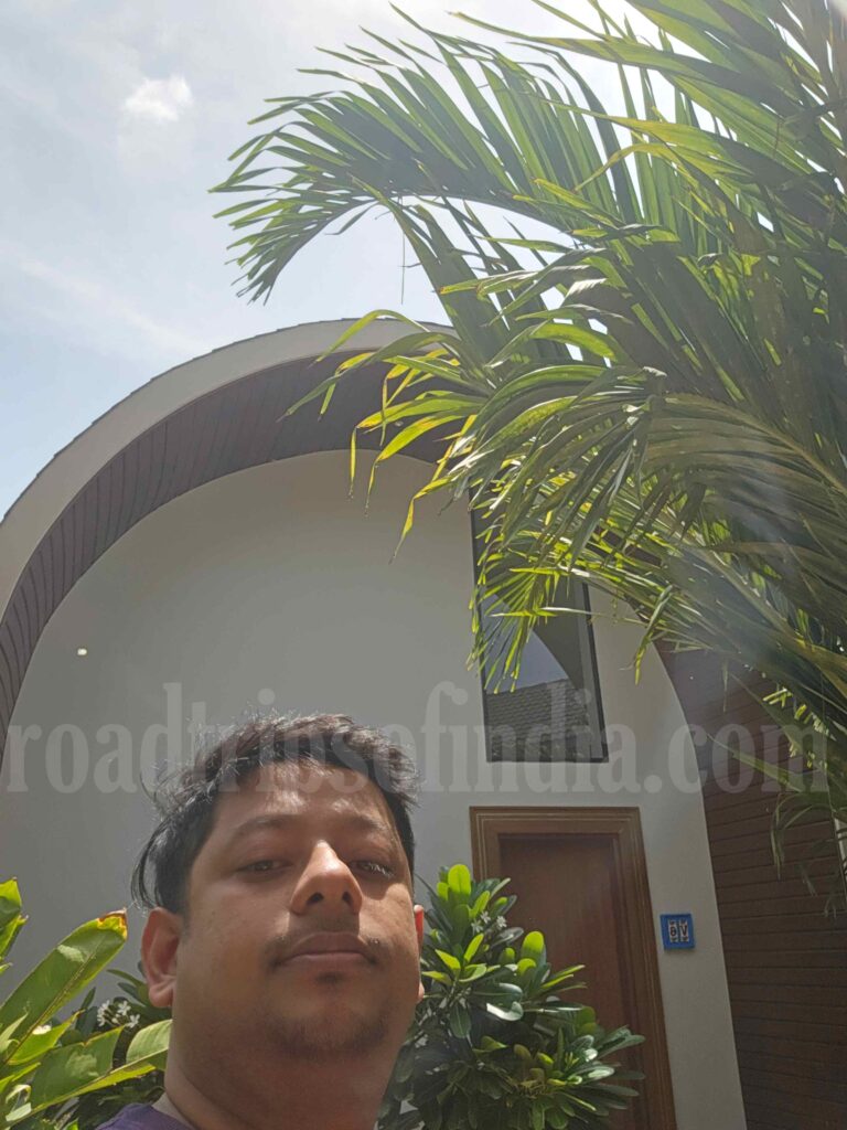 v hotels and resorts
roadtripsofindia.com