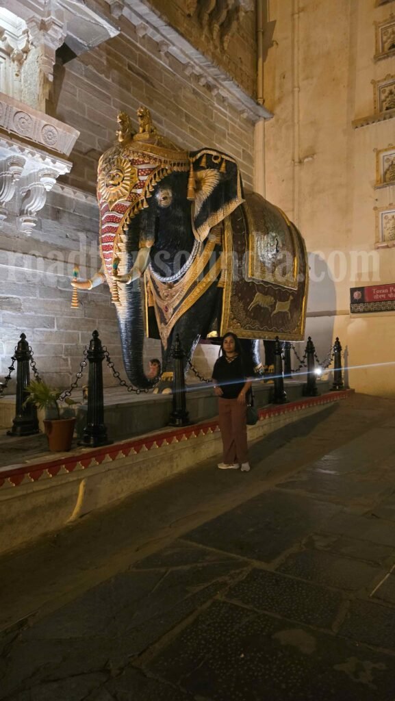 City Palace Udaipur, roadtripsofindia.com