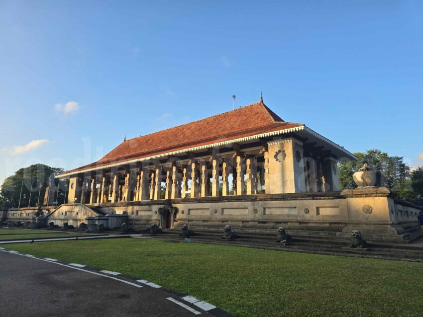 Independence Square Colombo roadtripsofindia.com