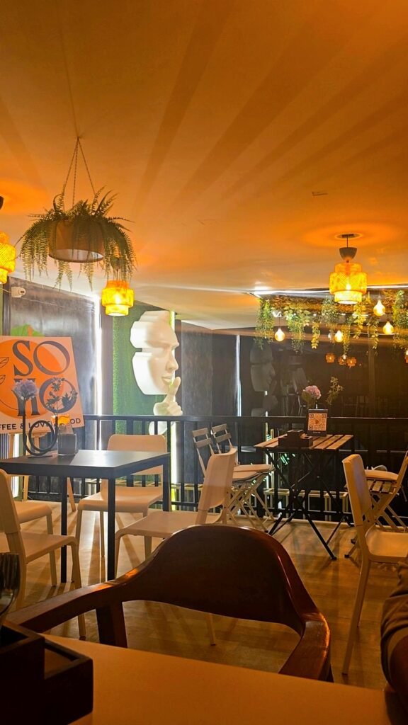 Beautiful Soho Gourmet Kitchen
roadtripsofindia.com