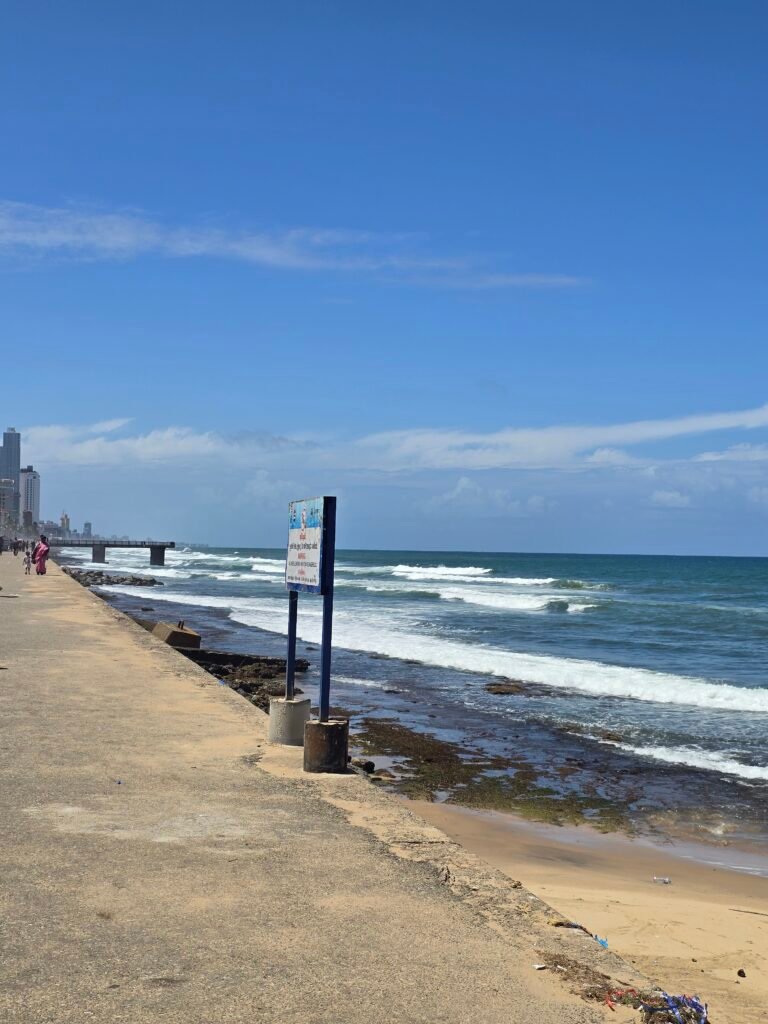 Galle Face Green
roadtripsofindia.com