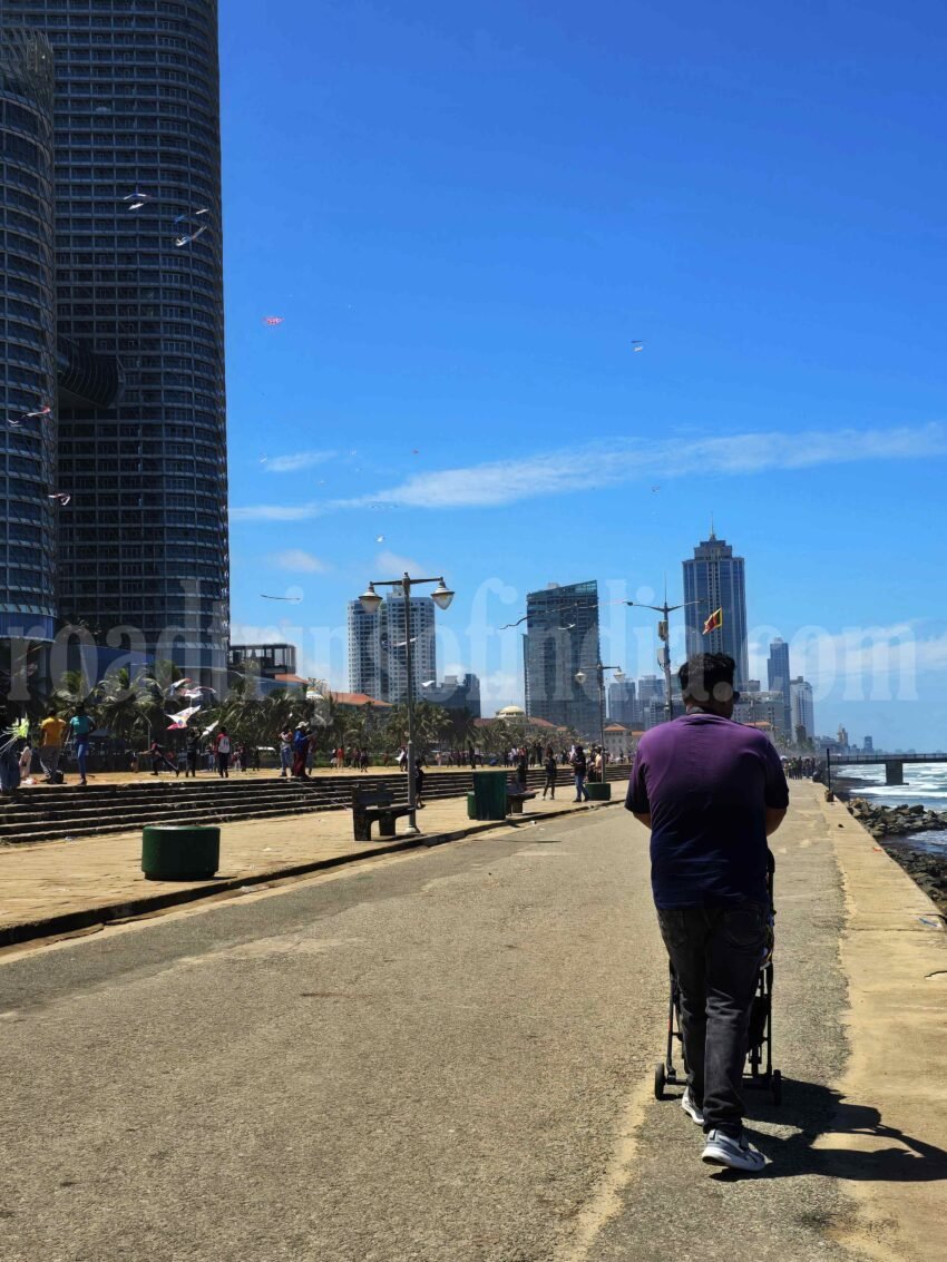 Galle Face Green roadtripsofindia.com