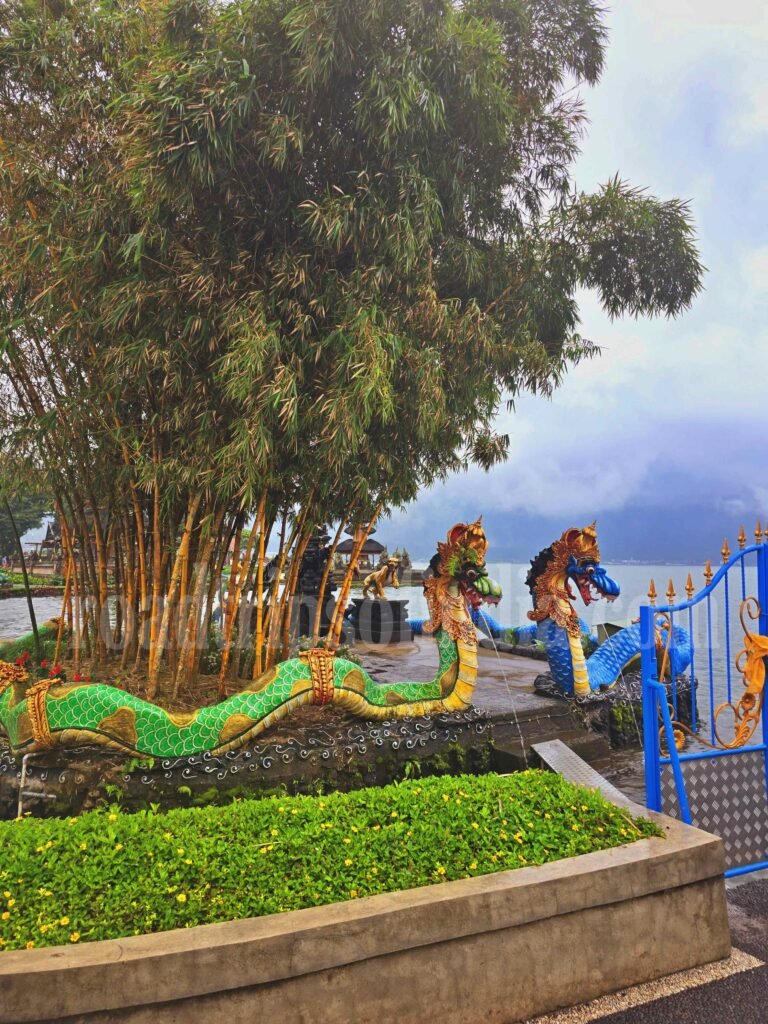ulun danu beratan temple, roadtripsofindia.com