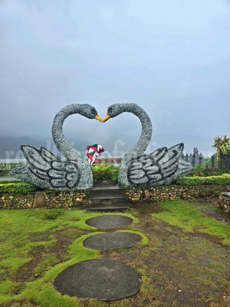 ulun danu beratan temple, roadtripsofindia.com