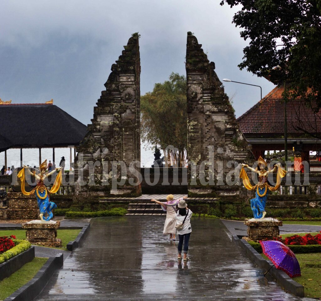 ulun danu beratan temple, roadtripsofindia.com