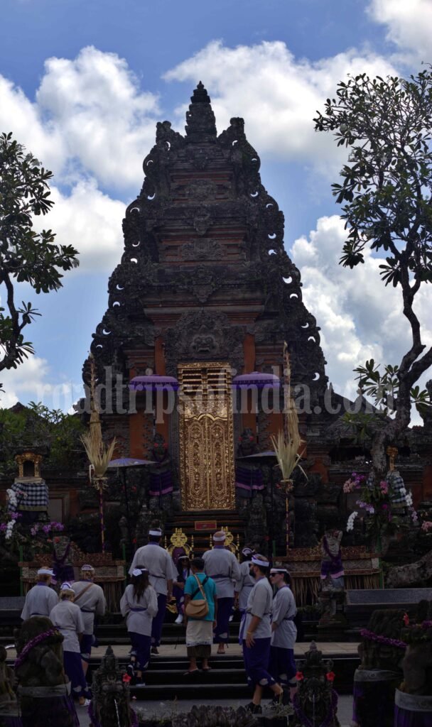 pura taman kemuda saraswati, roadtripsofindia.com