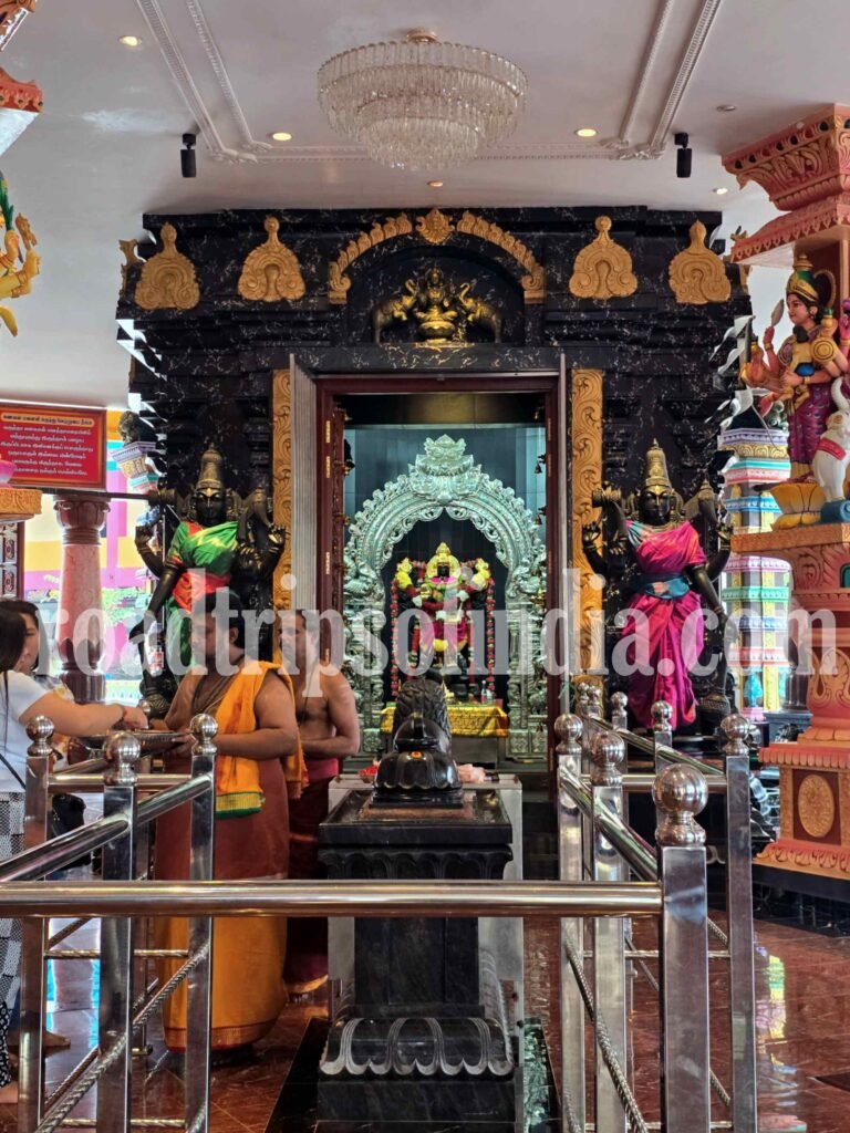 Malaysia Batu Caves, roadtripsofindia.com