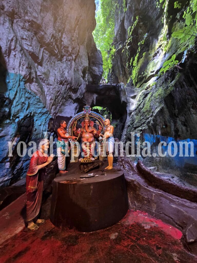 Malaysia Batu Caves, roadtripsofindia.com