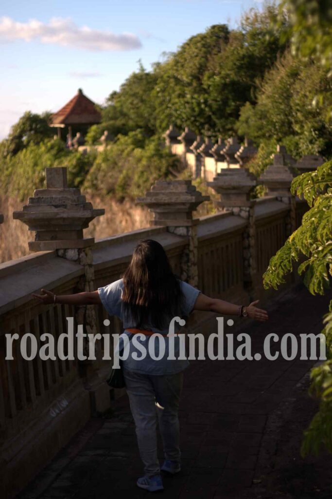 Uluwatu temple, roadtripsofindia.com