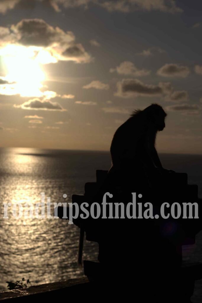 Uluwatu temple, roadtripsofindia.com